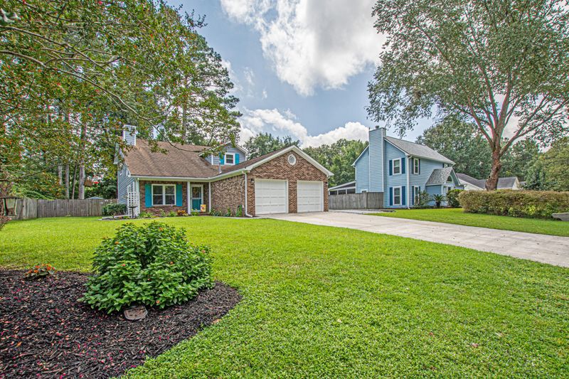 217 White Church Ln, Summerville, SC 29485