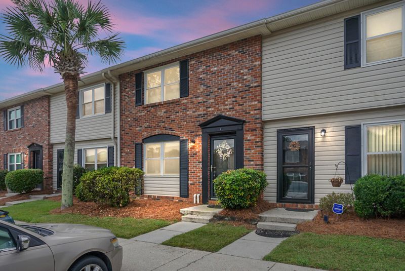 415 Parkdale Dr #3c, Charleston, SC 29414