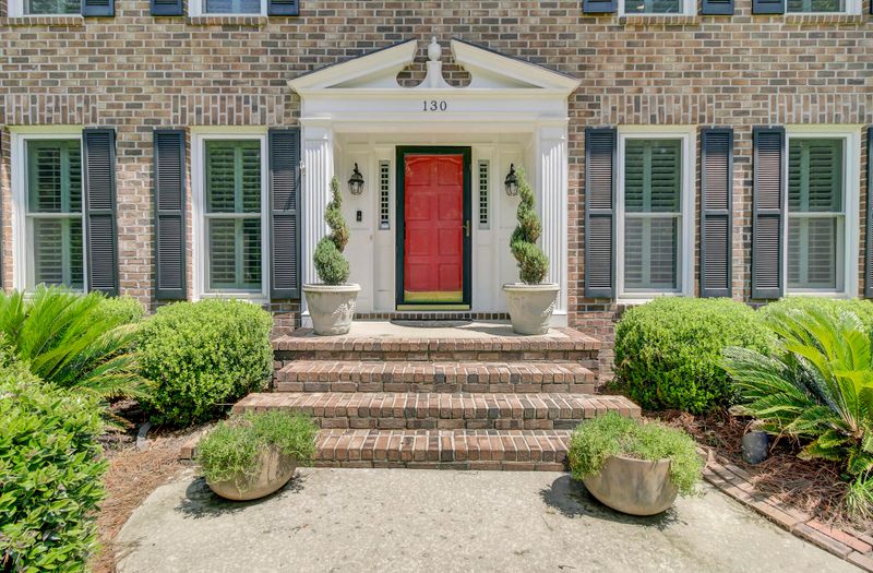 130 Huckleberry Ln, Summerville, SC 29485