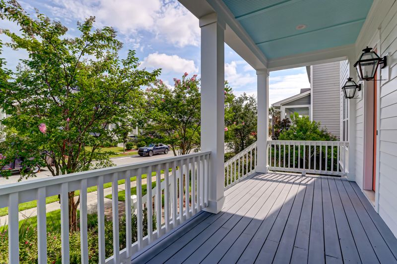 1847 Village Crossing Dr, Daniel Island, SC 29492