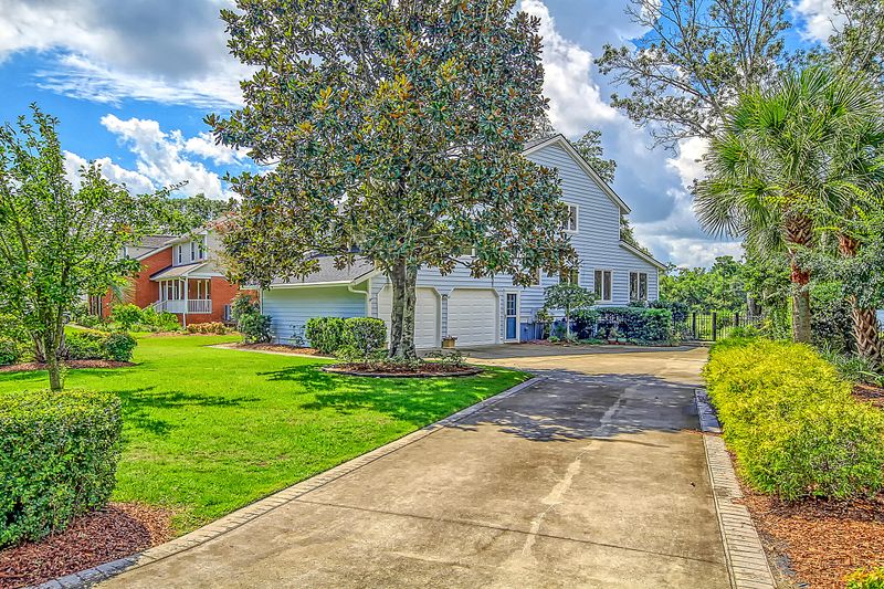 1177 Manor Ln, Mount Pleasant, SC 29464