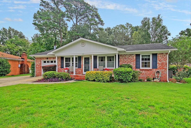 121 Wessex Dr, Goose Creek, SC 29445