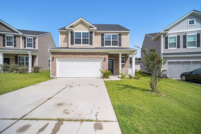 506 Lateleaf Dr, Moncks Corner, SC 29461