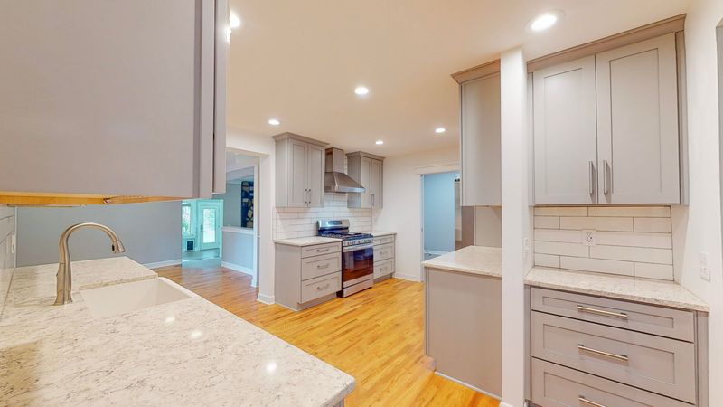 103 Helen Dr, Summerville, SC 29483