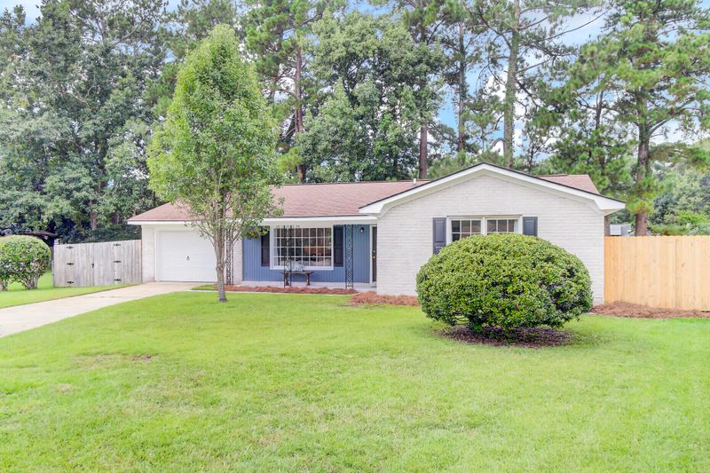 104 Hampton Ct, Goose Creek, SC 29445