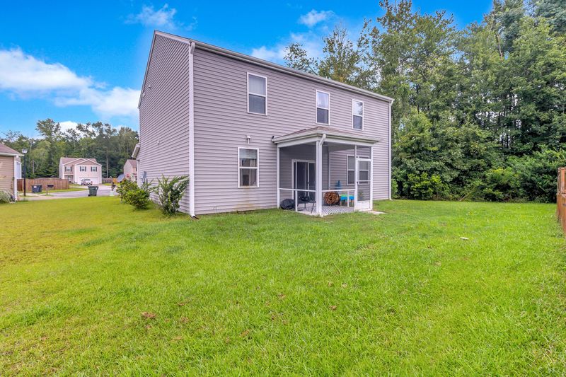607 Pebble Ct, Moncks Corner, SC 29461