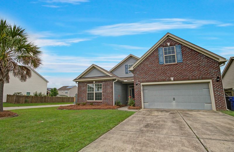 7698 Kinston St, North Charleston, SC 29418