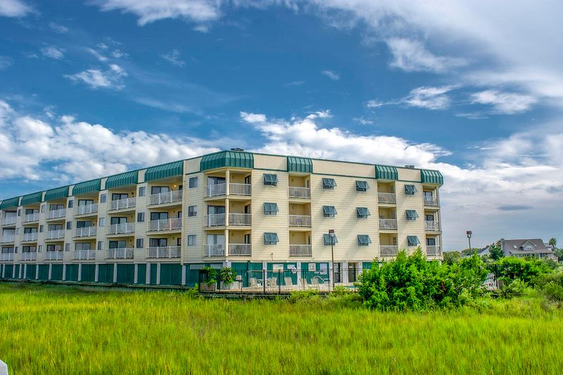 3701 Docksite Rd #304, Edisto Island, SC 29438