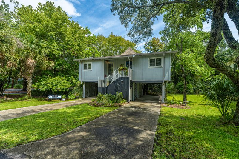 24 Sandcrab Ct, Isle Of Palms, SC 29451