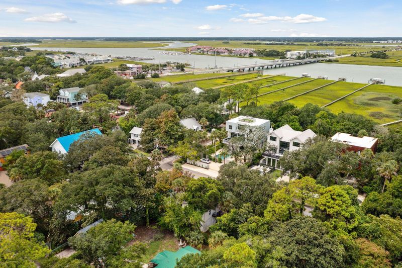 203 E Huron Ave, Folly Beach, SC 29439