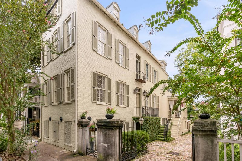 149 Queen St, Charleston, SC 29401