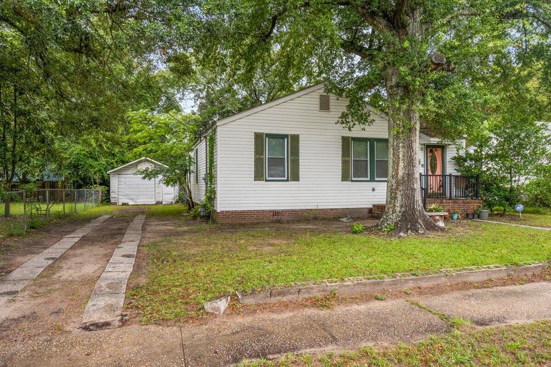 2630 Woodlawn Ave, North Charleston, SC 29405