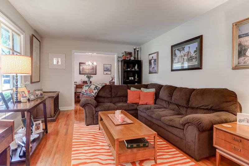 728 James Dr, Charleston, SC 29412