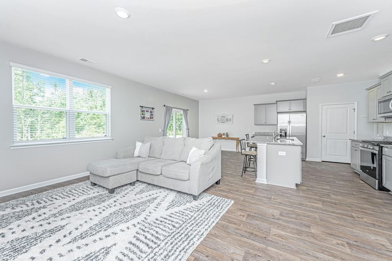 133 Lagoona Dr, Summerville, SC 29483