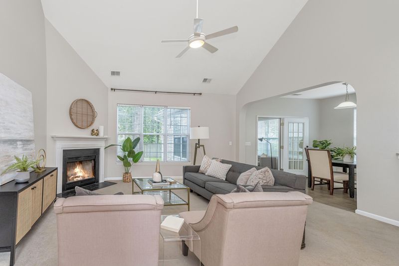 106 Thousand Oaks Ct, Summerville, SC 29485