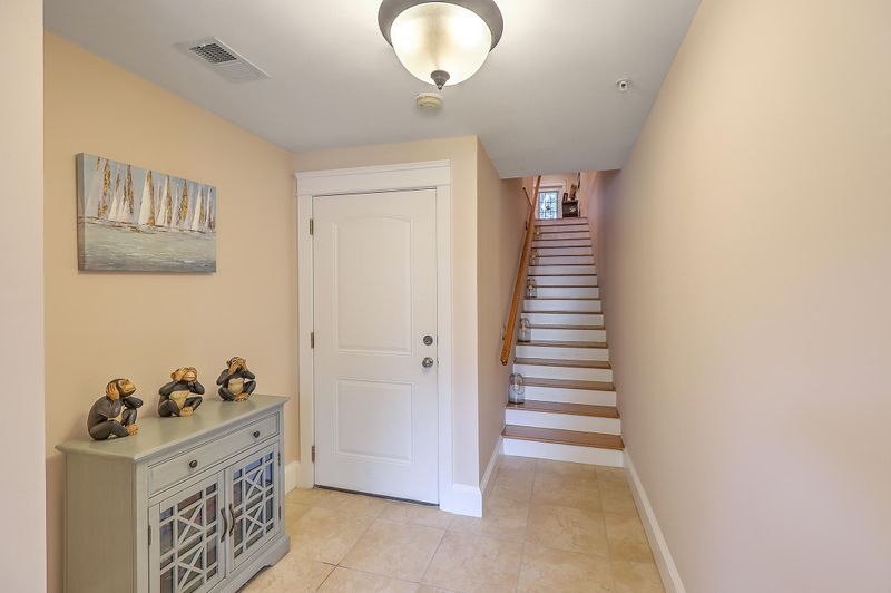233 Etiwan Pointe Dr, Mount Pleasant, SC 29464