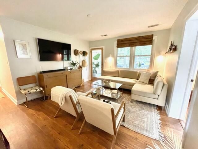 1318 Ronald Ln, Charleston, SC 29412