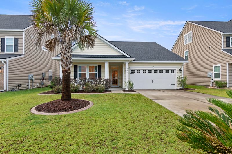 203 Sugarberry Ln, Moncks Corner, SC 29461
