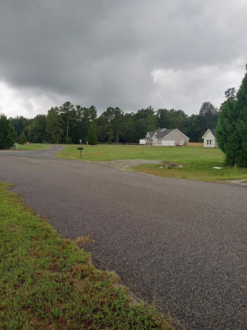 523 Sugar Loaf Rd, Cross, SC 29436