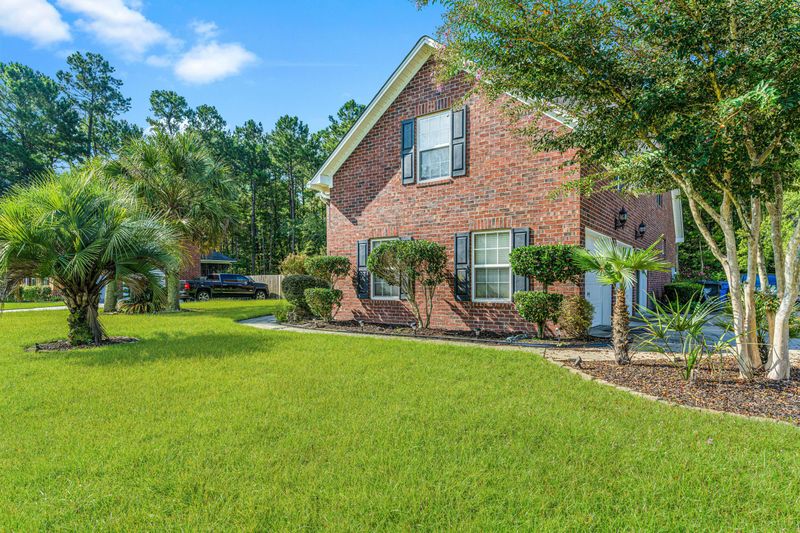 8758 Alexandria Dr, North Charleston, SC 29420