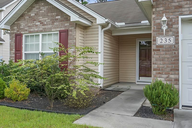 235 Everwood Ct, Moncks Corner, SC 29461