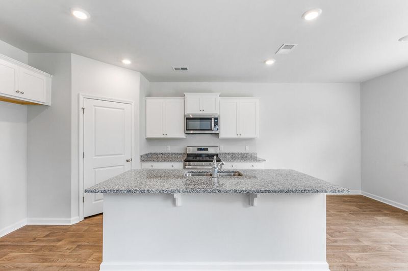 422 Eastern Pine Dr, Summerville, SC 29486