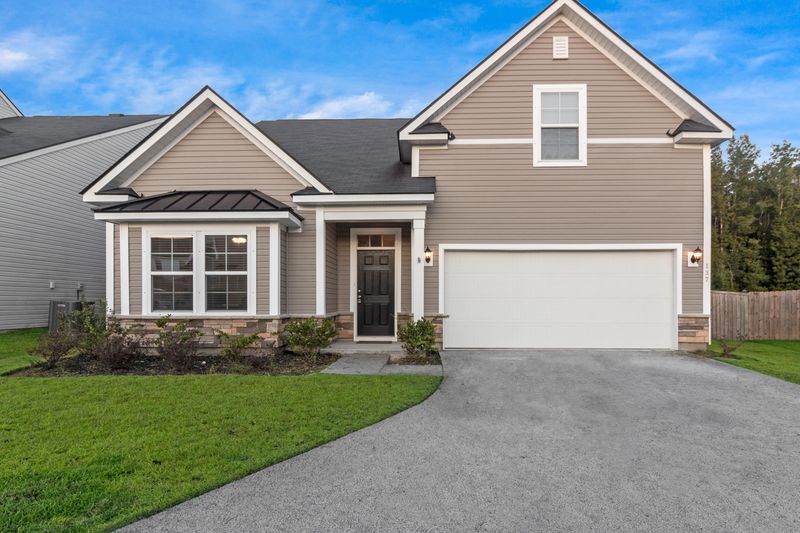 137 Sugeree Dr, Moncks Corner, SC 29461