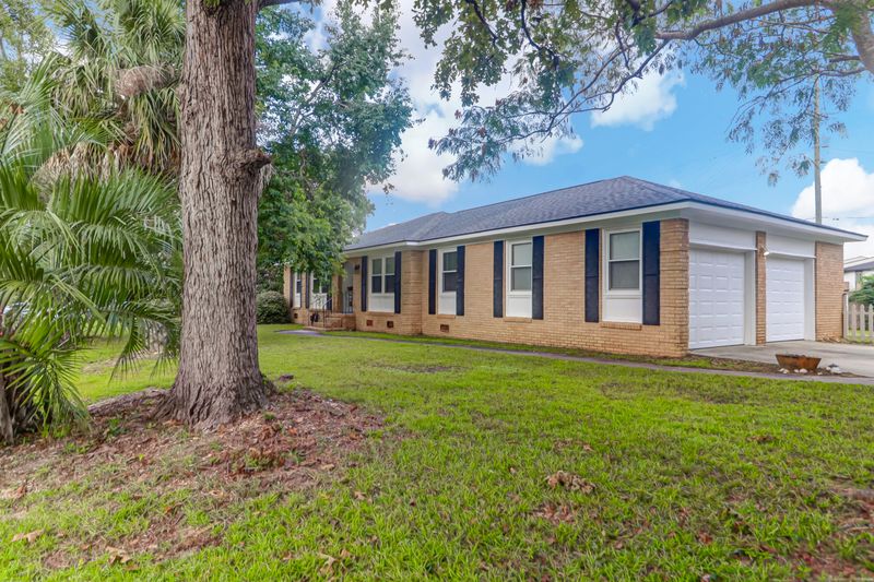117 Mellard Dr, Goose Creek, SC 29445