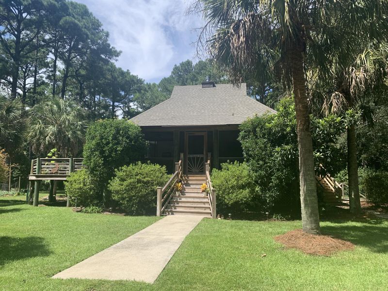 9975 Susan B Ln, Mcclellanville, SC 29458