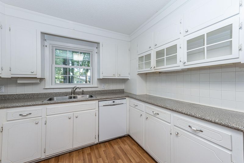 2854 S Palmer Dr, Charleston, SC 29414