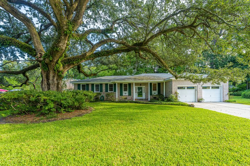 2854 S Palmer Dr, Charleston, SC 29414