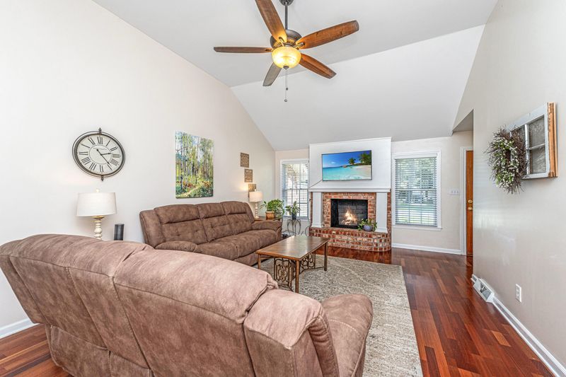 226 Canaberry Cir, Summerville, SC 29483