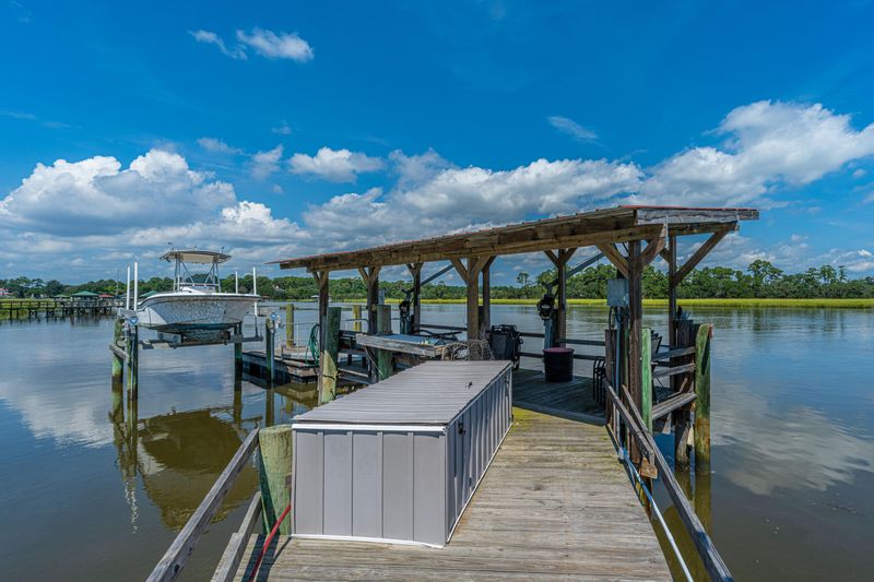8762 Peters Point Rd, Edisto Island, SC 29438