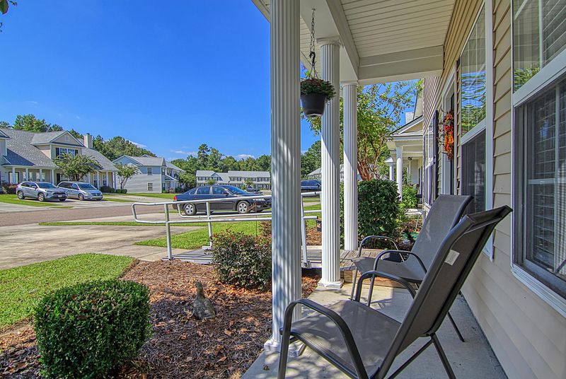 206 Congaree River Dr, Summerville, SC 29485