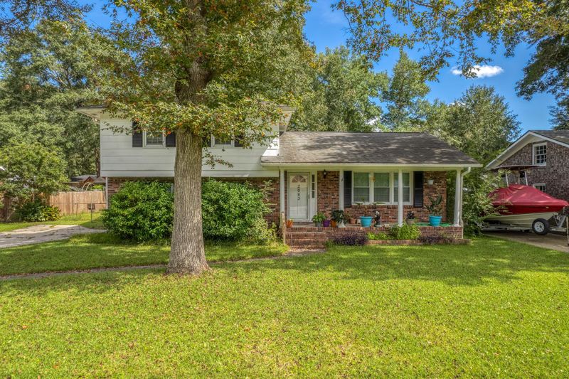 2083 Vestry Dr, Charleston, SC 29414