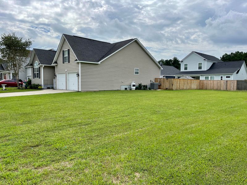 442 Sablewood Dr, Huger, SC 29450