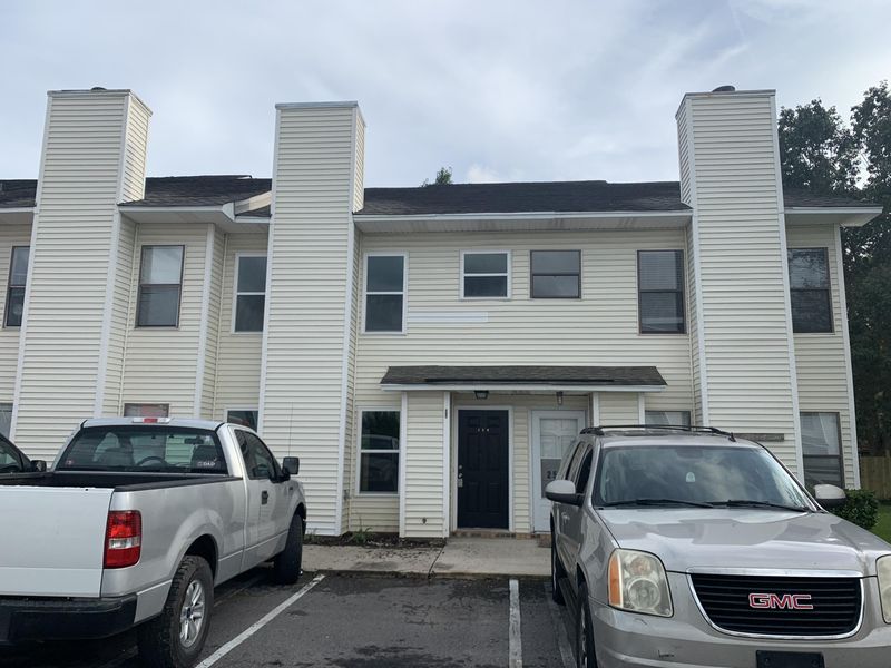 259 Pineshadow Dr, Goose Creek, SC 29445