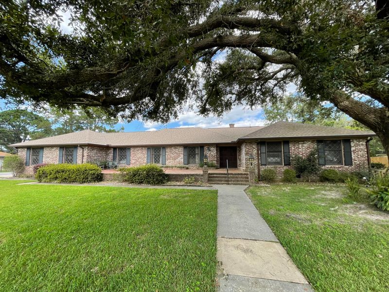 6 Markfield Dr, Charleston, SC 29407