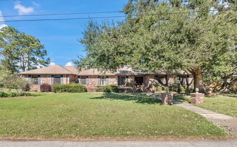 6 Markfield Dr, Charleston, SC 29407