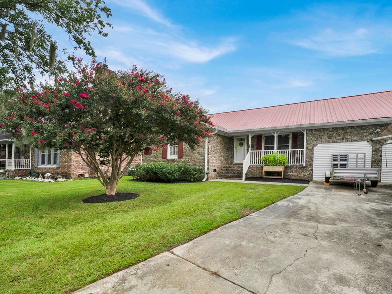 111 Essex Ave, Goose Creek, SC 29445