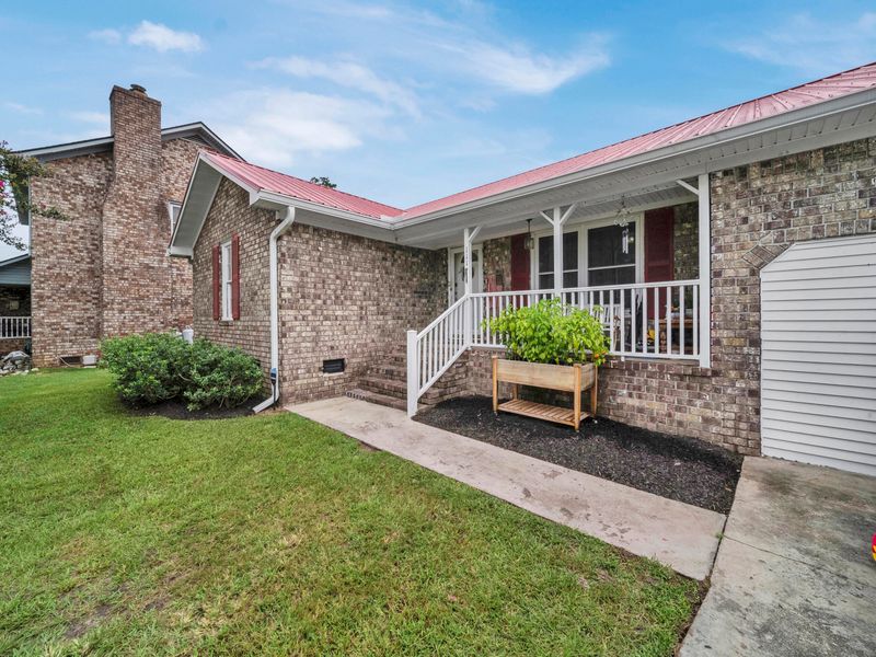 111 Essex Ave, Goose Creek, SC 29445