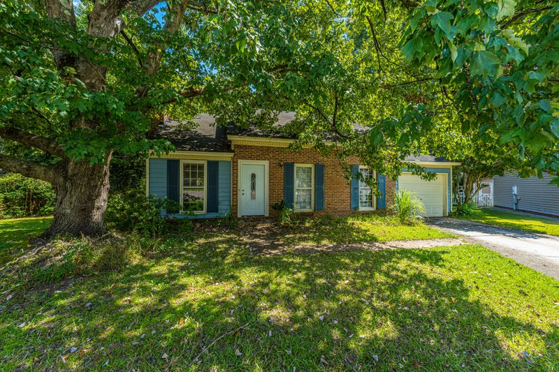 121 Orchard Ct, Summerville, SC 29485