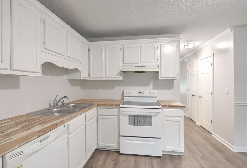 6244 Lucille Dr #A, North Charleston, SC 29406