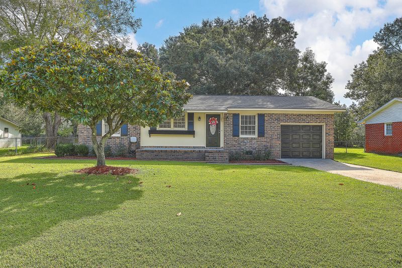236 Mary Scott Dr, Goose Creek, SC 29445