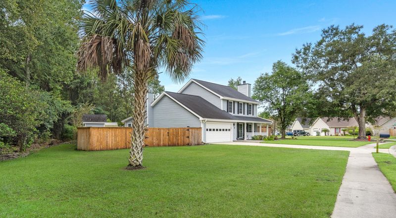 201 Woodland Lakes Rd, Goose Creek, SC 29445