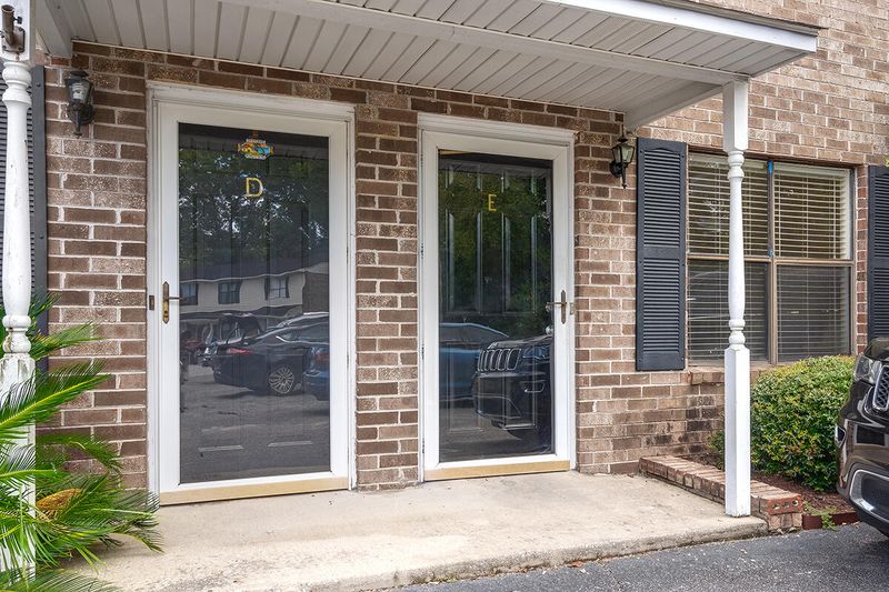 6240 Lucille Dr #E, North Charleston, SC 29406