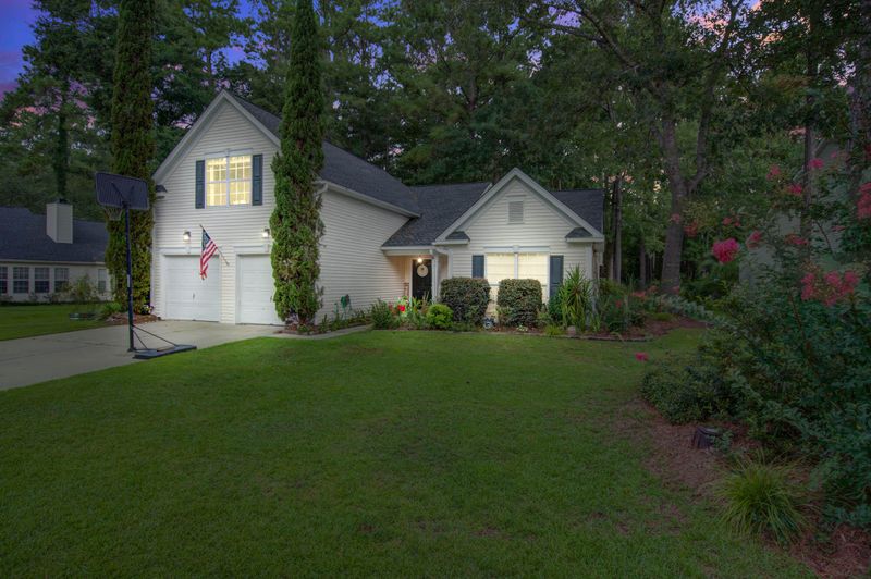 562 Pointe Of Oaks Rd, Summerville, SC 29485