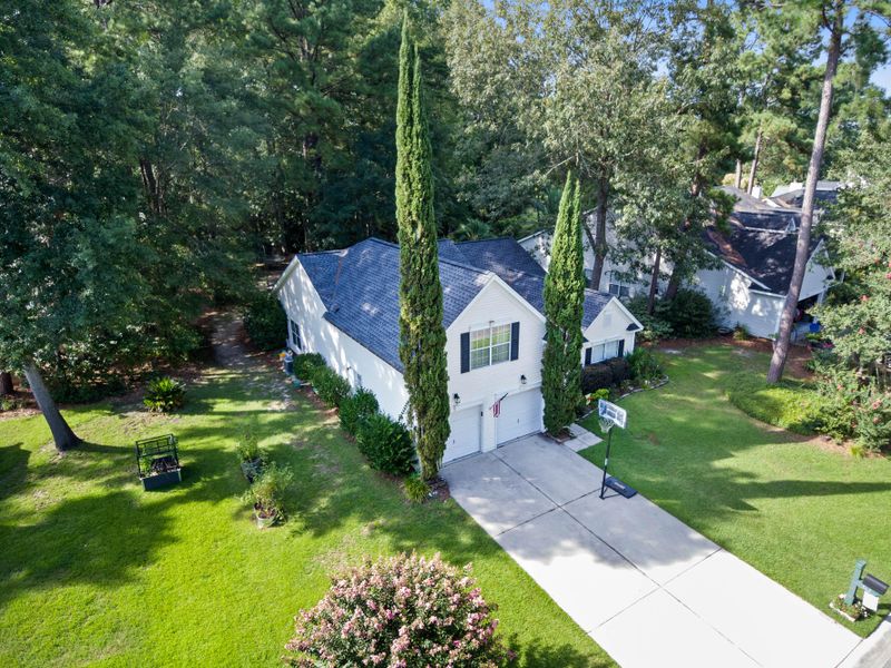 562 Pointe Of Oaks Rd, Summerville, SC 29485