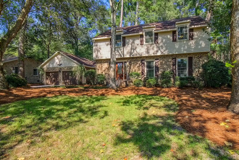 207 Shaftesbury Ln, Summerville, SC 29485