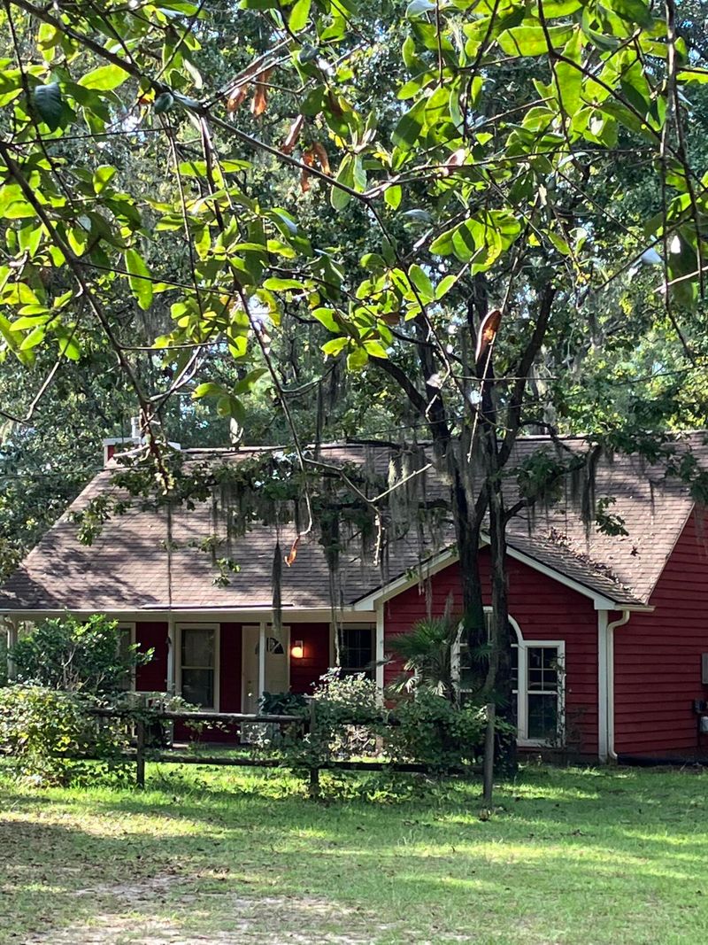 5620 Katy Hill Rd, Wadmalaw Island, SC 29487